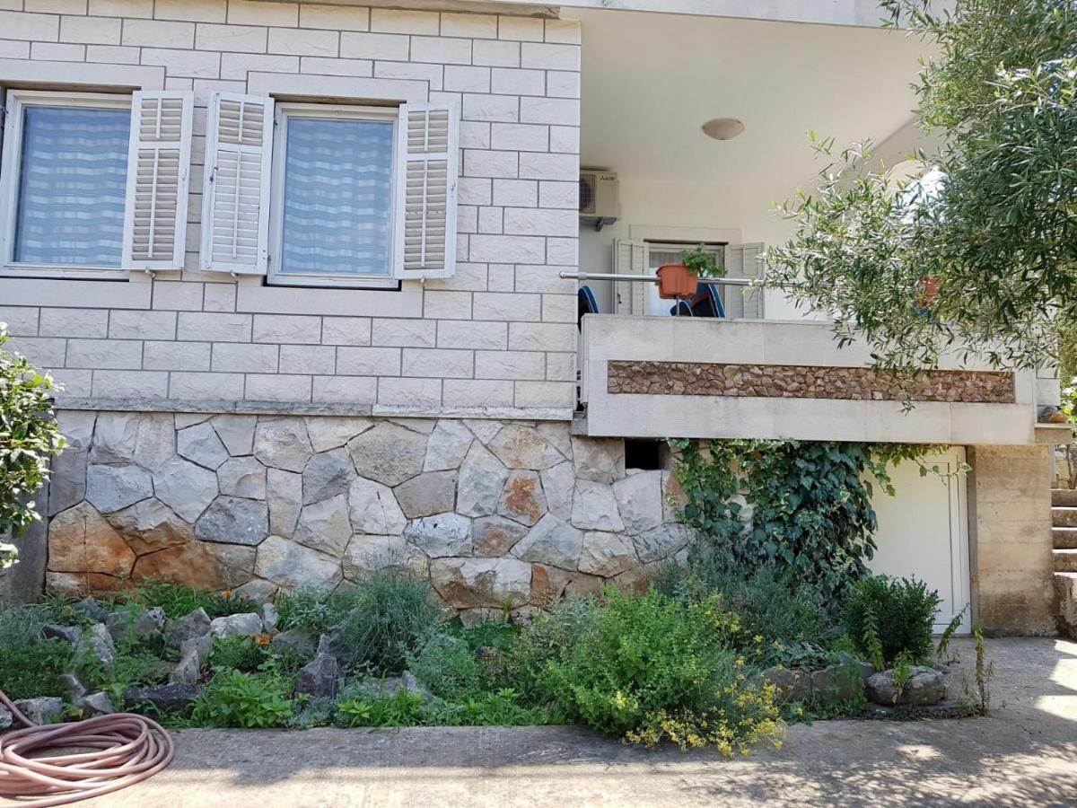 Apartmani Luka Zrnovo Buitenkant foto